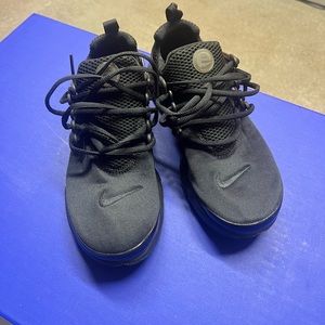 All Black Presto Nike size 6 Kids